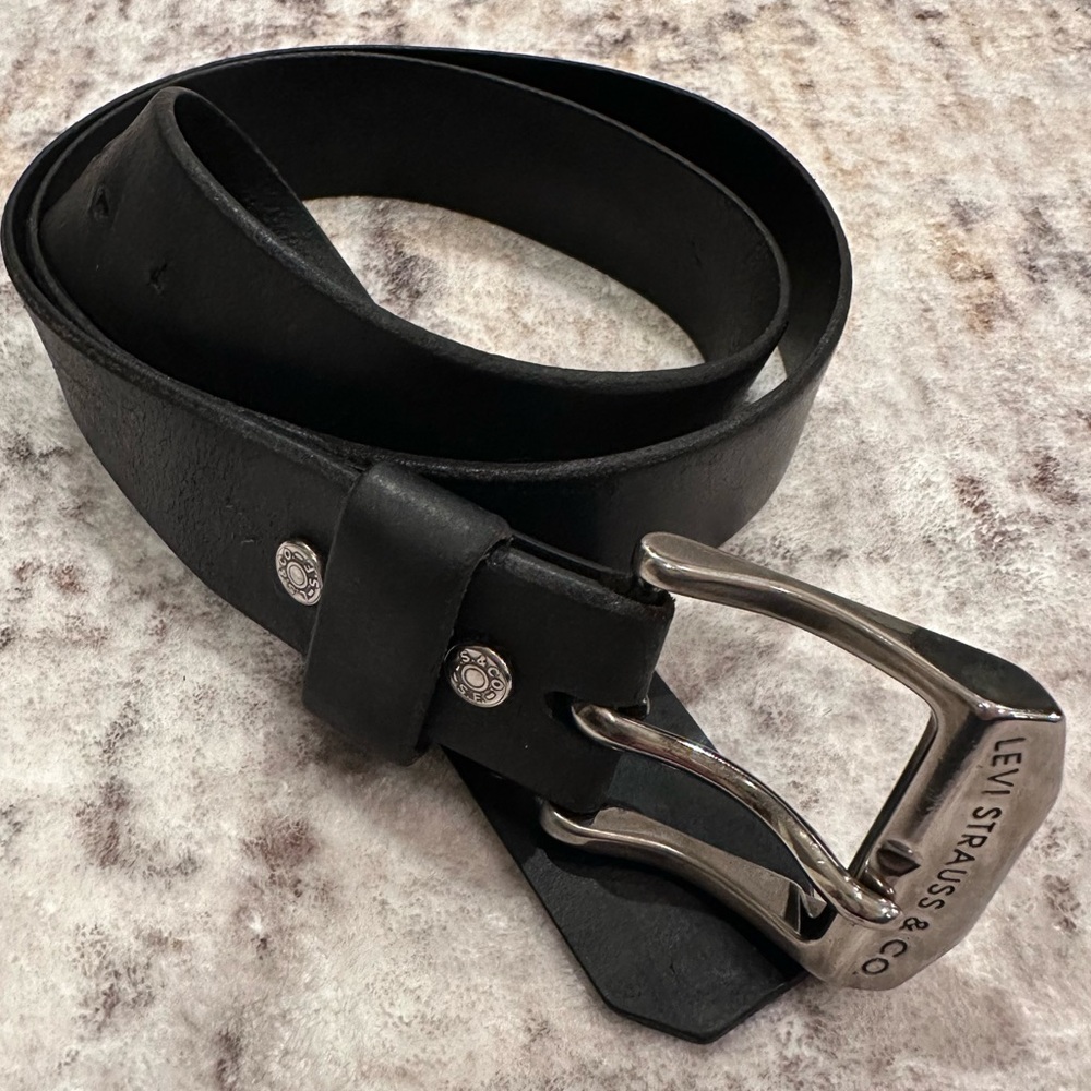 LEVI’S | Black Leather Belt SZ 38